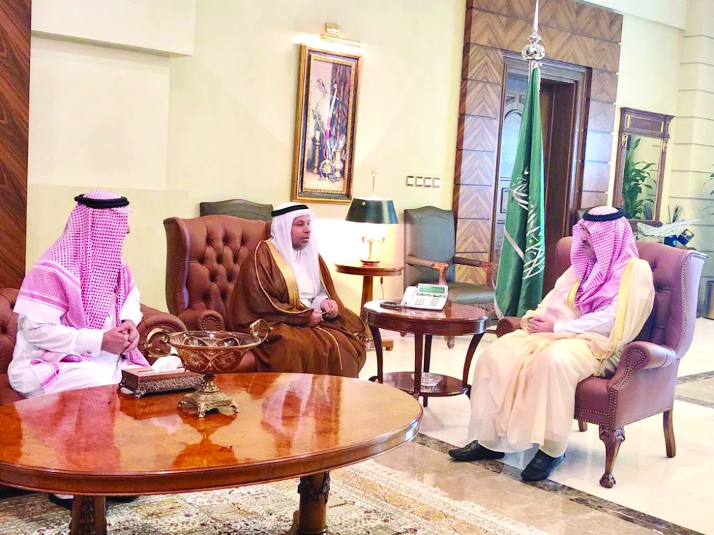 محافظ جدة خلال الاستقبال