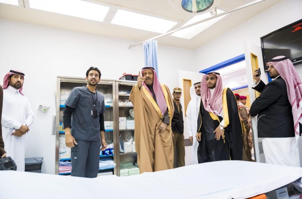 أمير الباحة يدشن توسعة وتطوير قسم الطوارئ بمستشفى العقيق العام المدينة