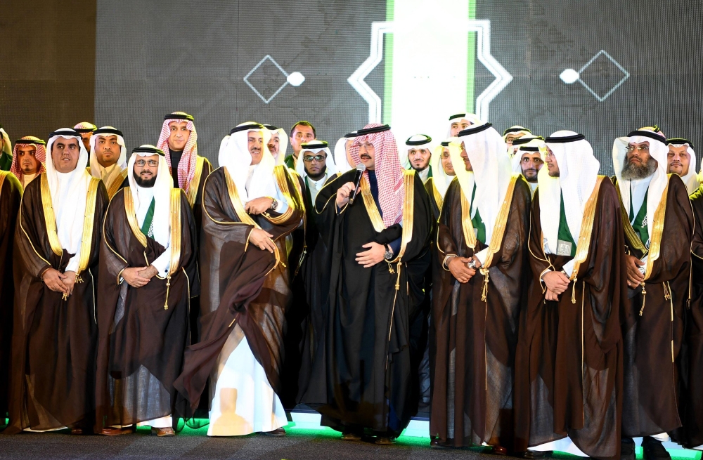 أمير عسير يرعى حفل تخريج الدفعة الـ21 من طلاب جامعة الملك خالد