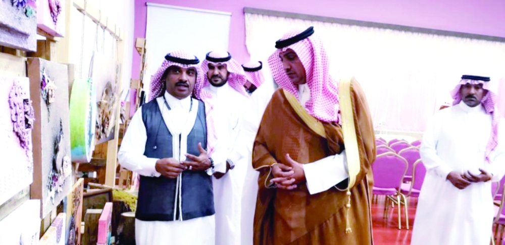 المحافظ خلال الحفل والتدشين 