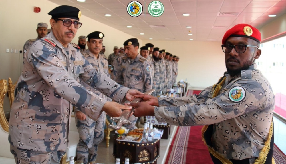 قائد حرس الحددود بالشمالية يرعى حفل تخريج عدد من دورات أمن حدود اخبارية شعبة نصاب الالكترونية