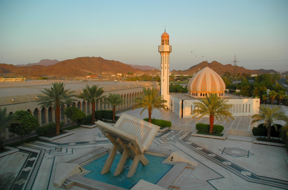 مجمع الملك فهد يطبع 320 مليون نسخة من المصحف الشريف بـ 78 لغة المدينة