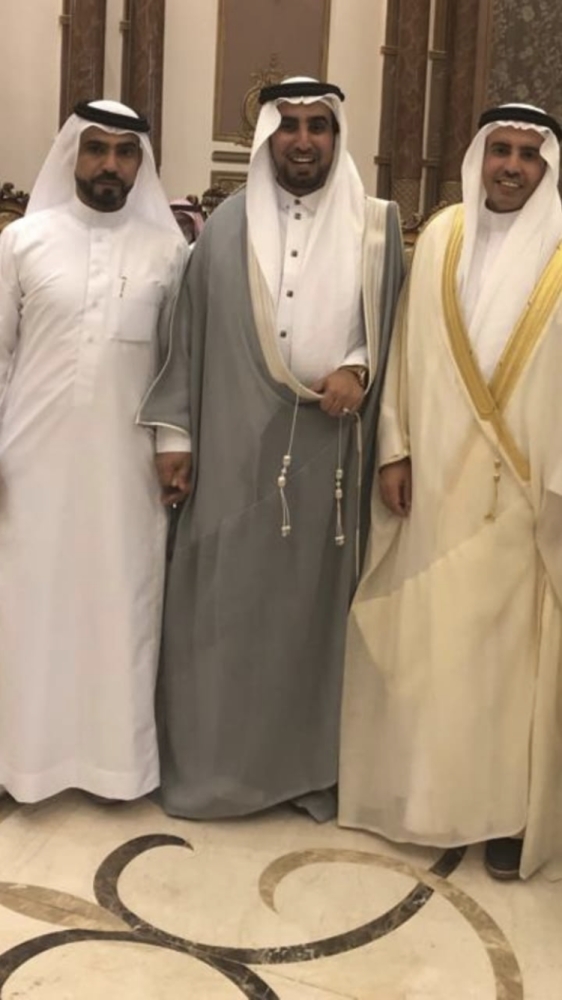 العريس خلال الحفل