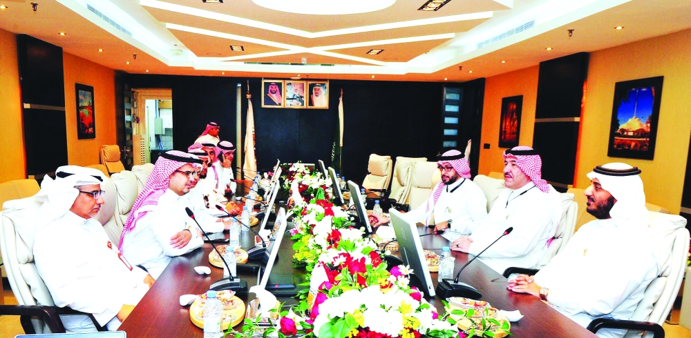 خلال الاجتماع