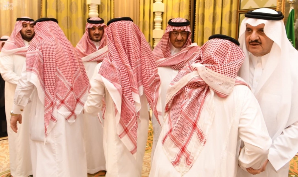 أمير الشرقية يستقبل المعزين في وفاة والدته الأميرة الجوهرة بنت عبدالعزيز المدينة