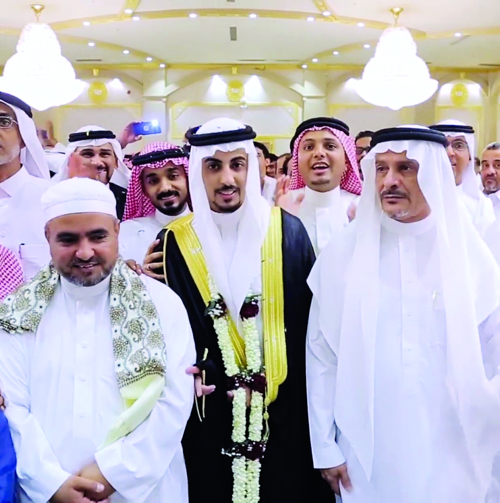 العريس خلال الحفل