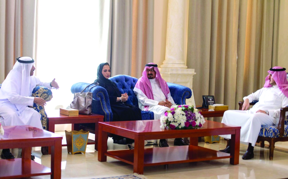 فيصل بن نواف أثناء الاستقبال