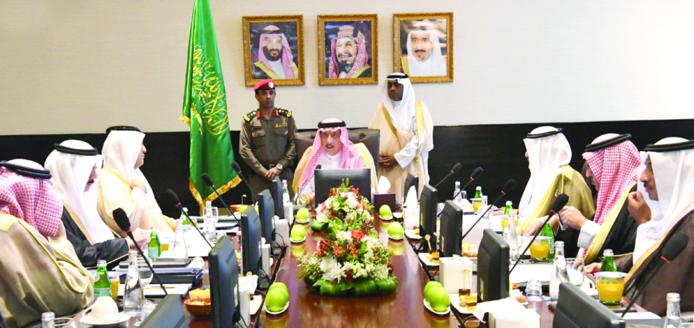 الأمير محمد بن ناصر مترئسا الاجتماع