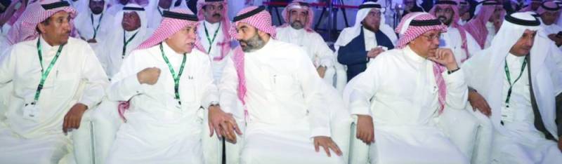 وزراء التخطيط والاتصالات والبلدية