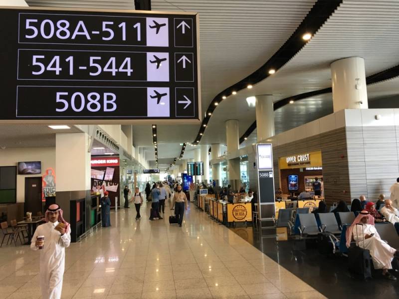 مطارات الرياض تكثف الإجراءات احترازية في مطار الملك خالد المدينة