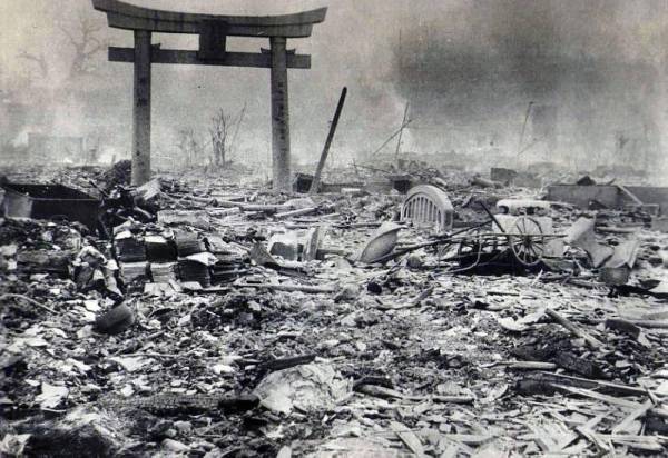 قبل 75 عاما طائرة أميركية تسقط القنبلة الذرية على هيروشيما وناجازاكي المدينة