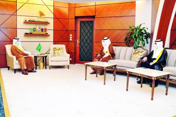 أمير الشرقية خلال استقبال رئيس لجنة رعاية السجناء