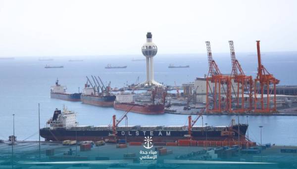 ميناء جدة الإسلامي ي حقق أعلى مسافنة للحاويات في تاريخه المدينة