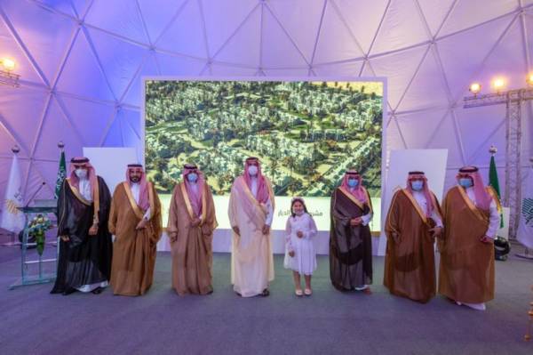 أمير المدينة يشيد بجهود وزارة الاسكان في توفير حلول سكنية لأهالي المنطقة المدينة
