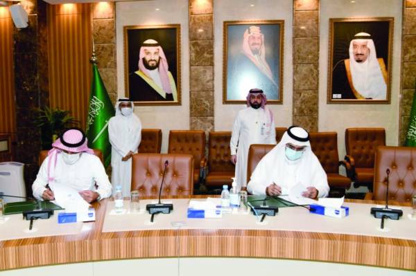 أثناء التوقيع