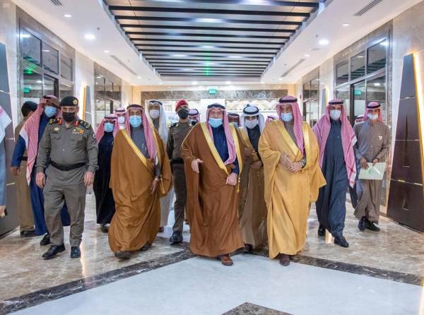 الأمير فيصل بن مشعل لدى وصوله مقر الندوة
