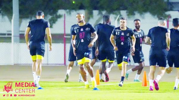 جوستافو وانسيليمو في تدريبات الوحدة
