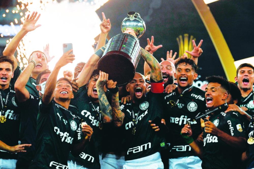 لاعبو بالميراس يحتفلون بكأس ليبرتادورس