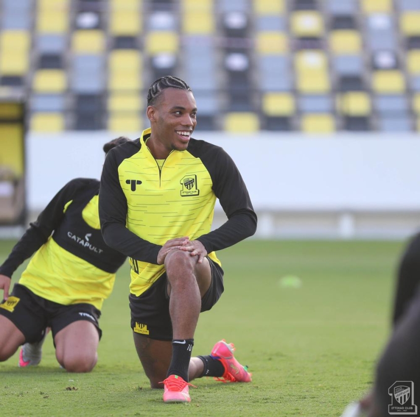 جاري لدى مشاركته في تدريبات الاتحاد أمس