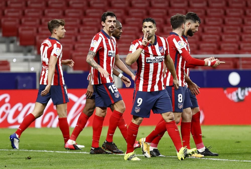 بعد تغلبه على هويسكا ينفرد أتلتيكو مدريد بصدارة الدوري