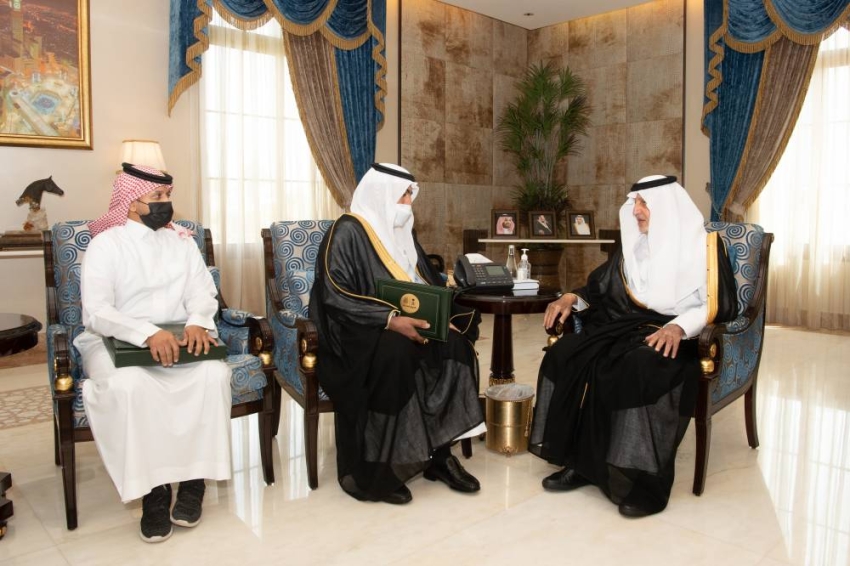 الفيصل خلال لقائة  بدر الحميد