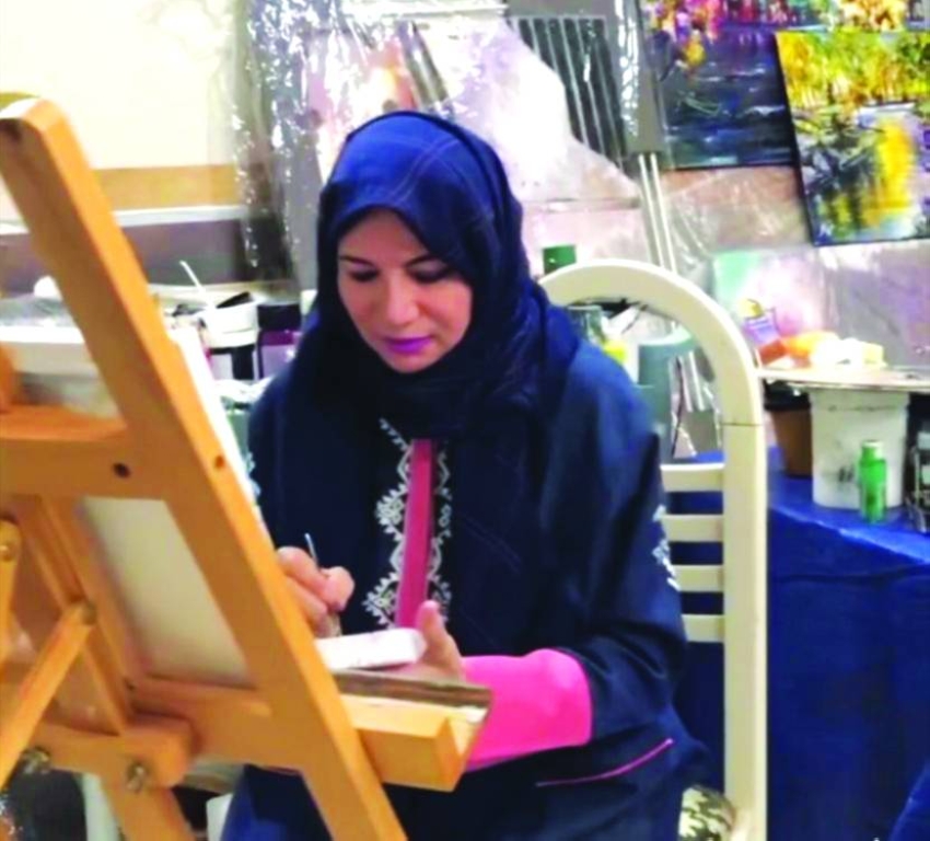 الفنانة التشكيلية سلوى حجر