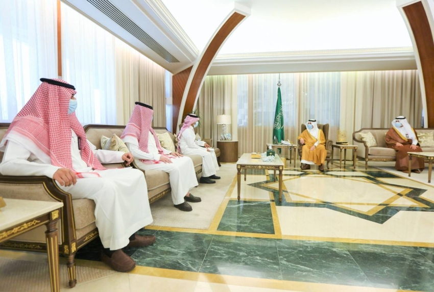 سمو أمير الشرقية ونائبه يستقبلان فريق كفاءة الإنفاق بالإمارة ويشيدان بجهودهم (1)