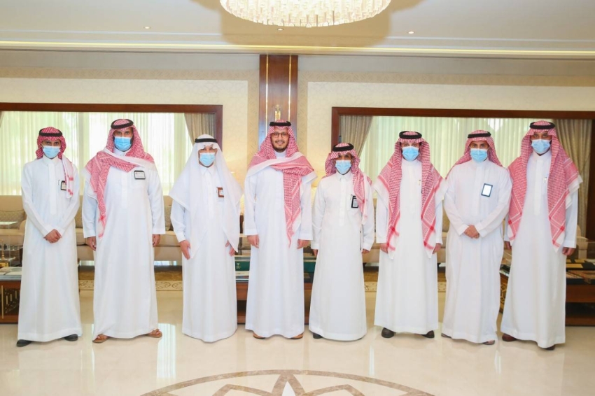 سمو أمير الشرقية ونائبه يستقبلان فريق كفاءة الإنفاق بالإمارة ويشيدان بجهودهم (3)