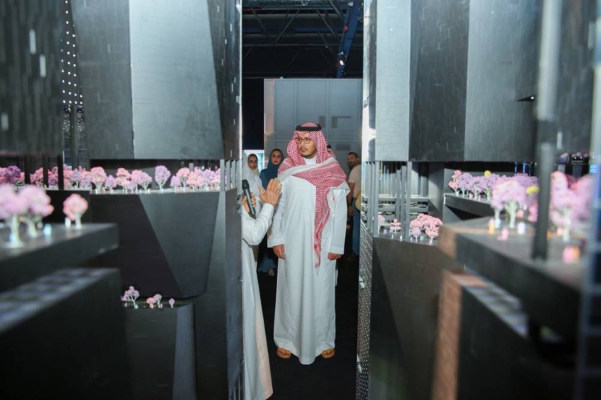 نائب أمير المنطقة الشرقية يدشن معرض   ذا لاين    (3)