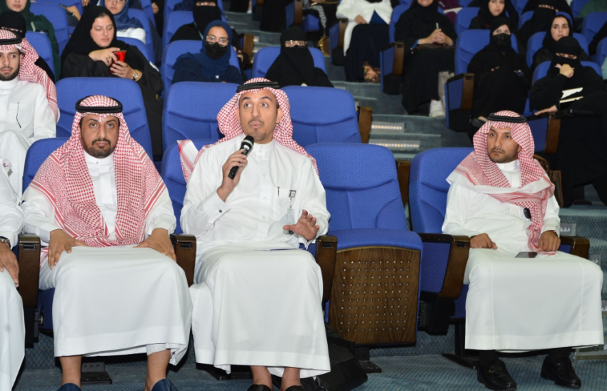 مناقشة المرحلة الثانية من خطة التحول لنظام الفصول الثلاثة