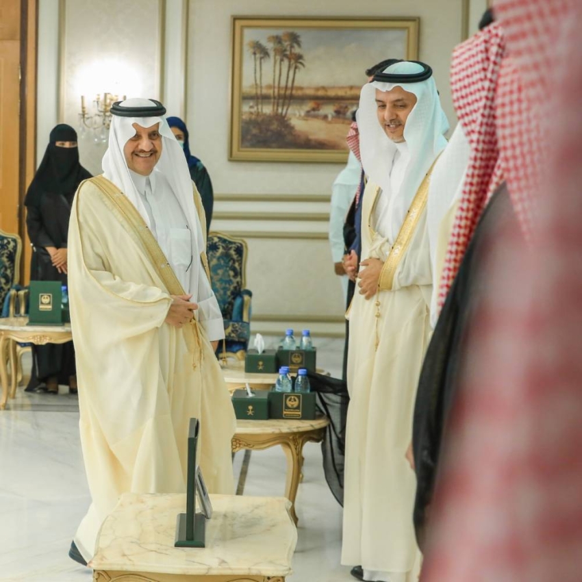أمير الشرقية يدشن حملة الانفلونزا الموسمية (3)
