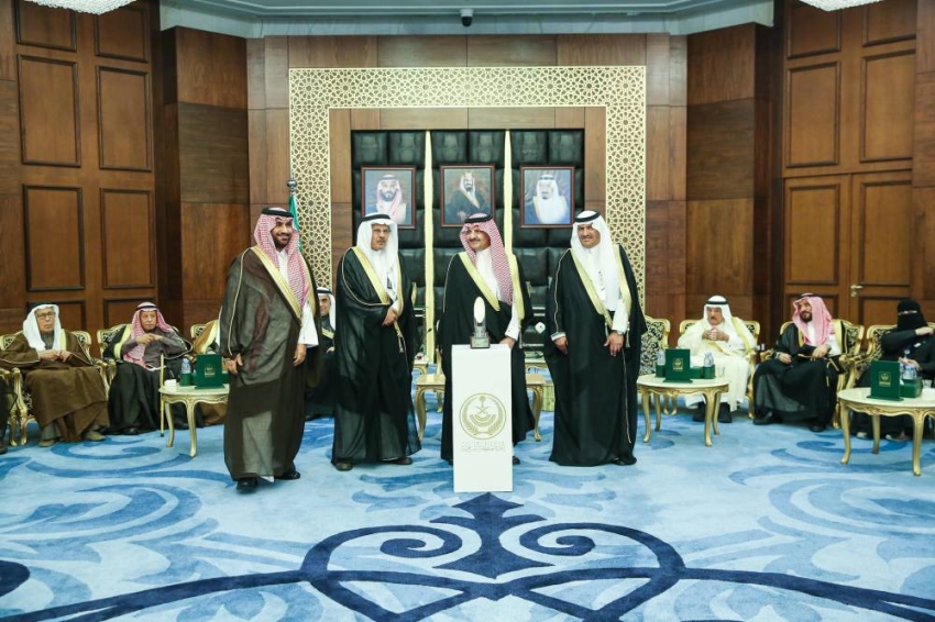 أمير الشرقية يكرم الفائزين بجائزة الإنسان أولاً (5)