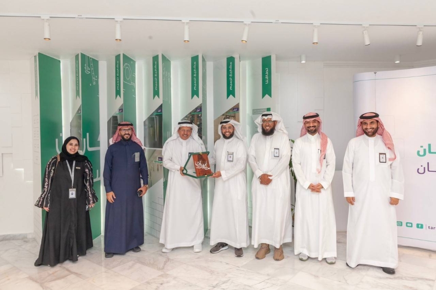 وكيل وزارة الصناعة يزور  ترميم ويتعرف على الدور الذي تقدمه لمستفيديها والمبادرات التطوعية لمركز  سمايا (2)