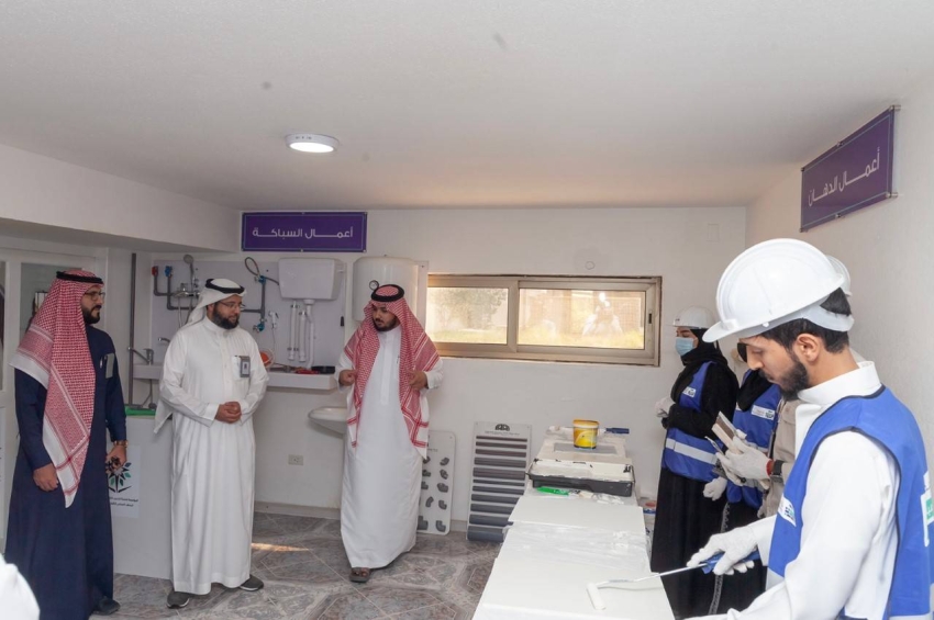 وكيل وزارة الصناعة يزور  ترميم ويتعرف على الدور الذي تقدمه لمستفيديها والمبادرات التطوعية لمركز  سمايا (4)