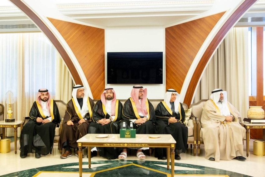 امير الشرقية خلال أستقبال  رئيس وأعضاء لجنة الأوقاف بغرفة الشرقية (2)
