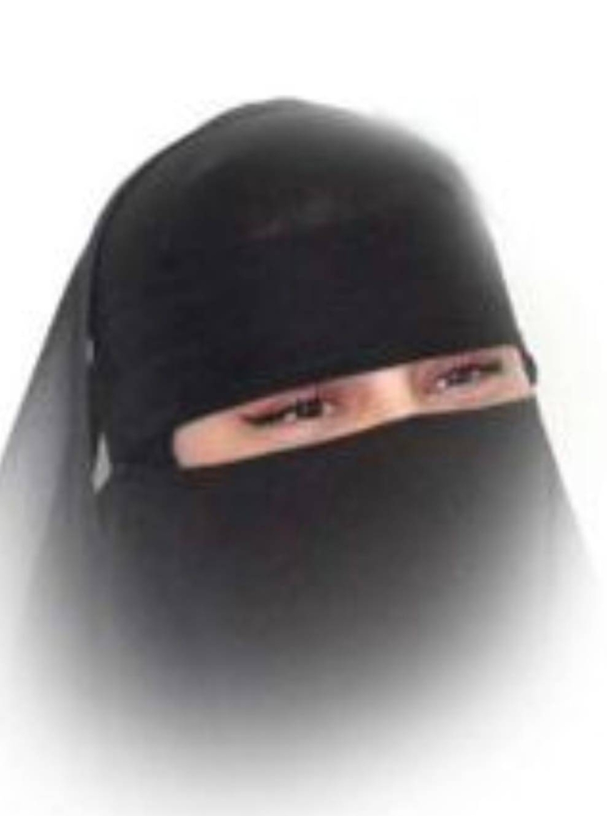 الفنانة الدكتورة نجلاء أحمد