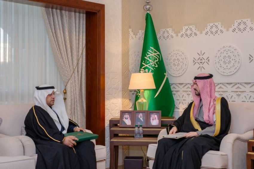 نائب أمير الشرقية يستقبل الرئيس التنفيذي لجمعية بناء لرعاية الايتام (1)