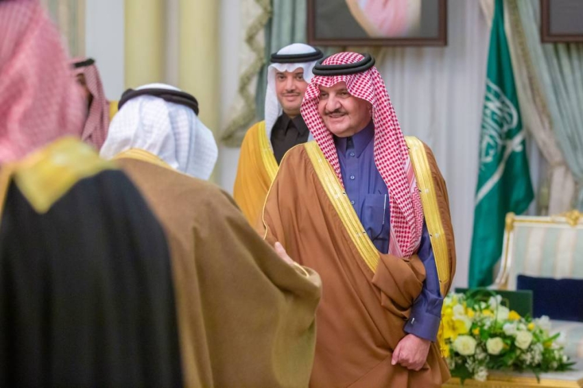 أمير الشرقية يقيم مأدبة عشاء لأهالي الأحساء بحضور الأعيان والمسئولين (2)