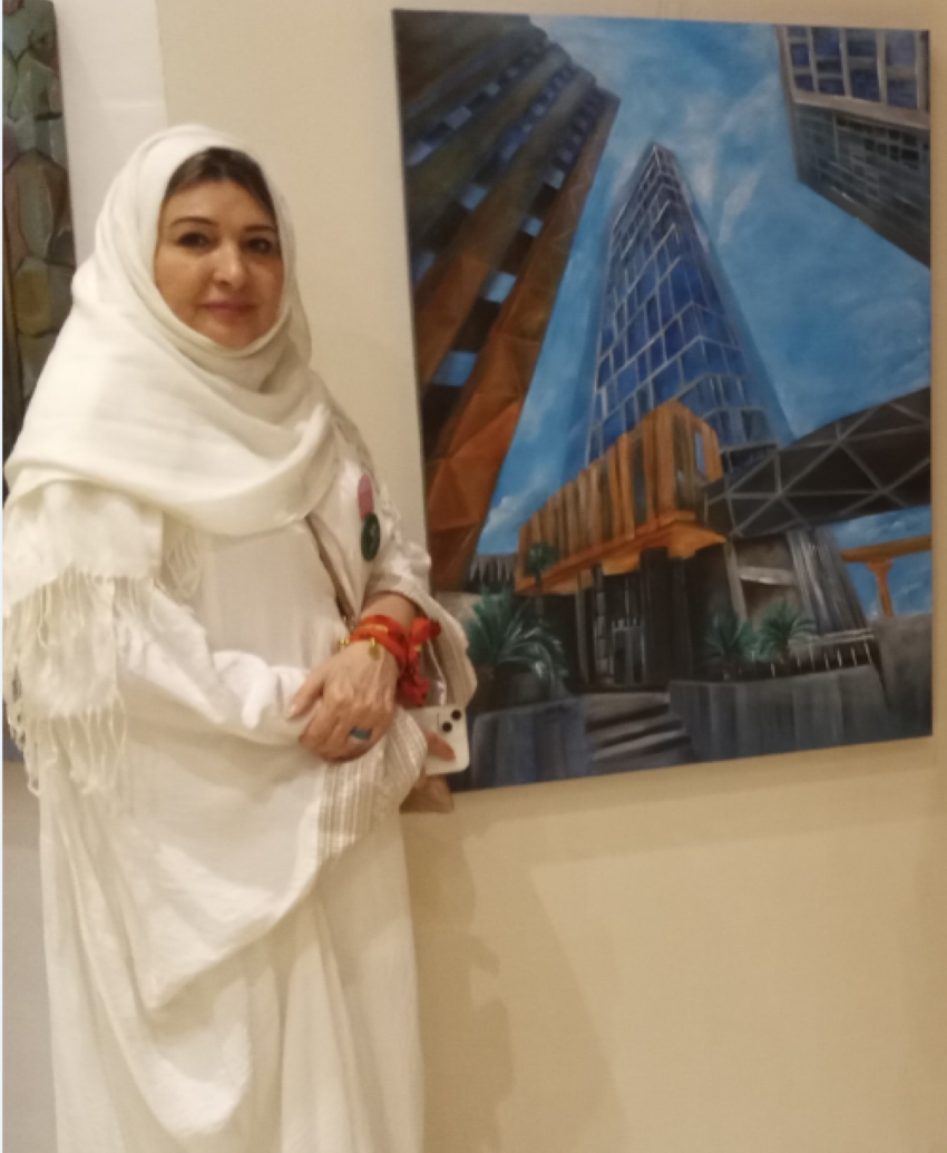 الفنانة التشكيلية سهام منصور