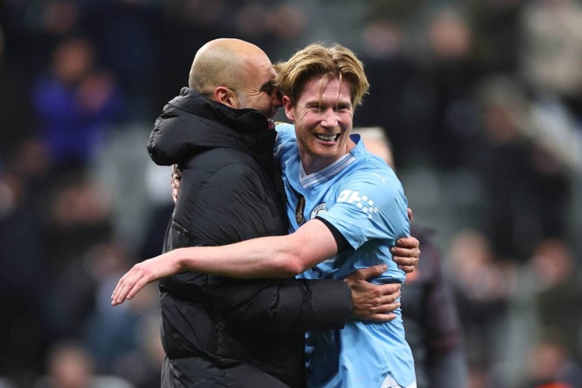 KEVIN-DE-BRUYNE-PEP-GUARDIOLA-scaled-1