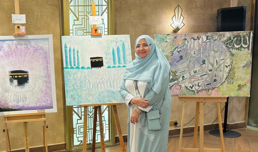 الفنانة ليلى مداح في المعرض الفني بالحفل