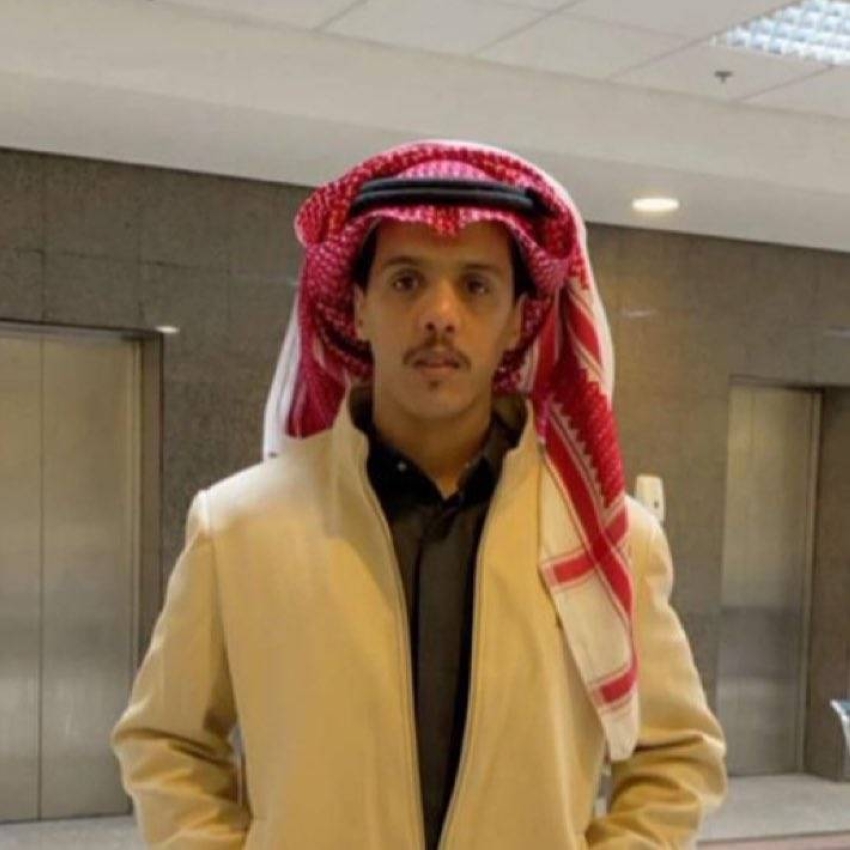 GUiobiNW8AAhgHs