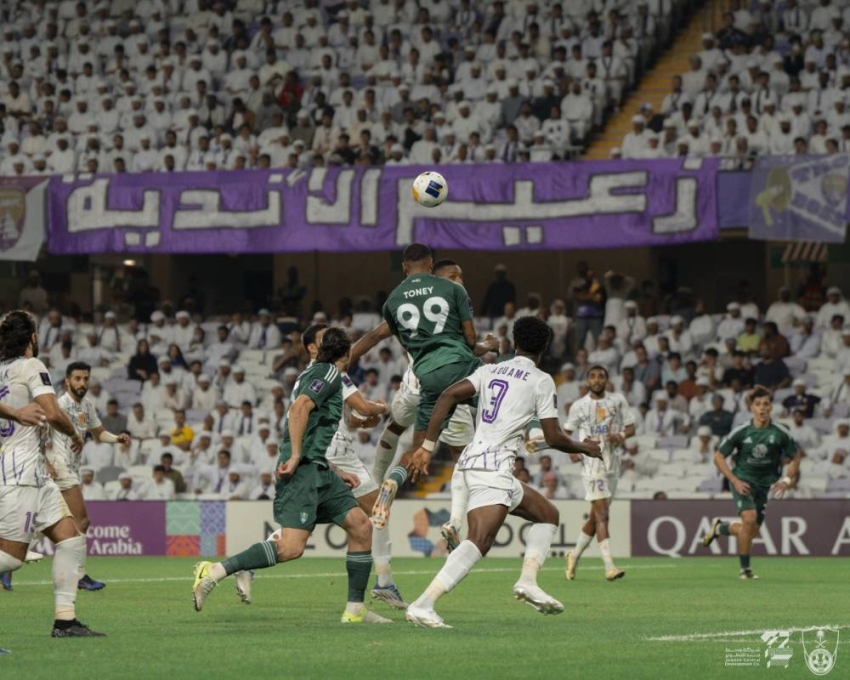 توني يرتقي لكرة رأسية في مباراة الأمس