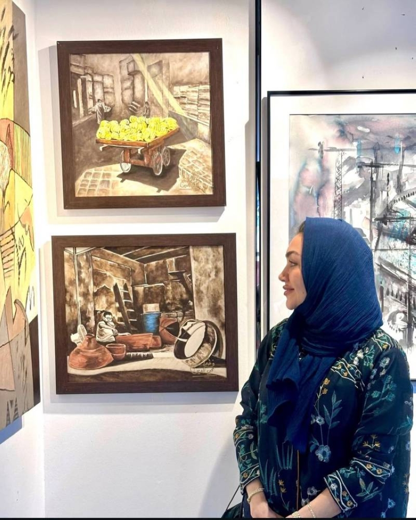الفنانة فاطمة محيي الدين في أحد المعارض