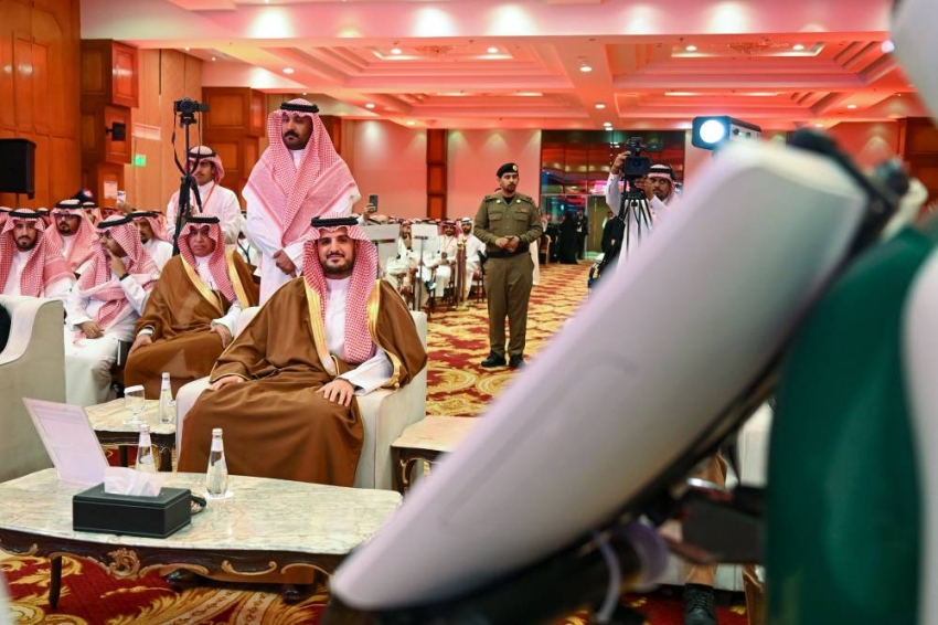 HIdflDhXEAAtCgz