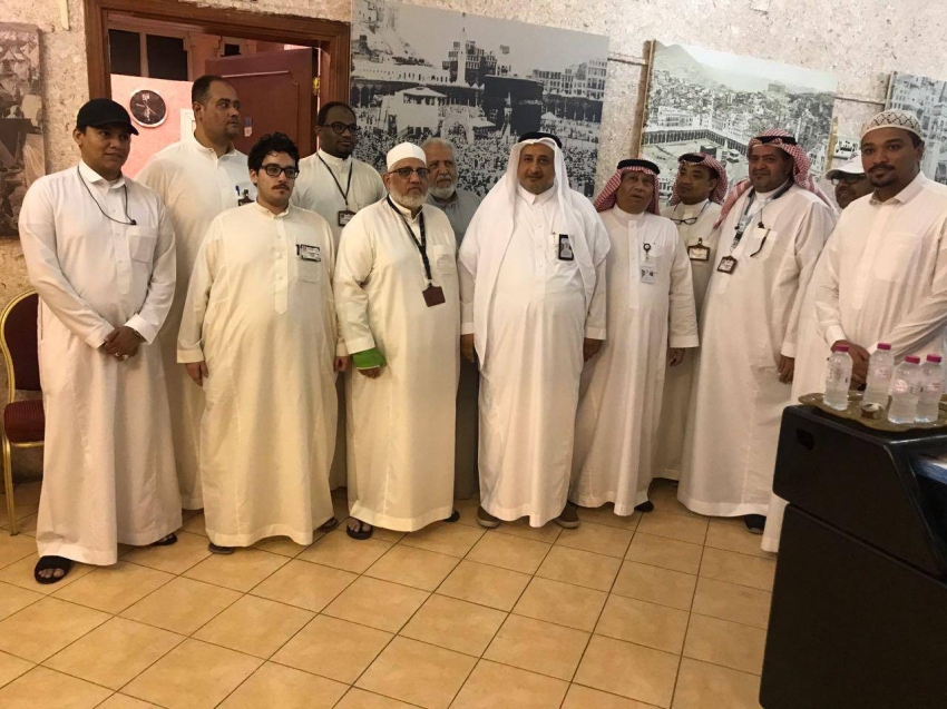 المطوفون حاضرون في المشاعر 