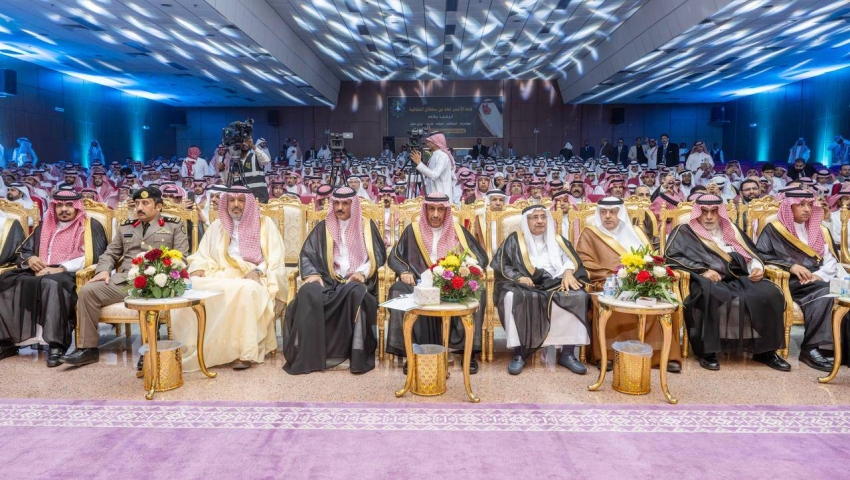 نائب أمير تبوك يشهد حفل تكريم طلاب وطالبات مدارس الملك عبدالعزيز النموذجية بالمنطقة