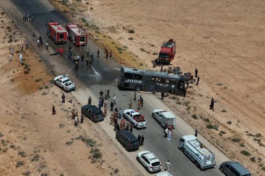 حادث تصادم بين حافلتي ركاب على طريق دير الزور - دمشق 