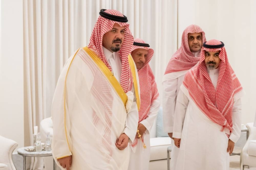 أمير المدينة المنورة سلمان بن سلطان يعزي أسرة الأديب محمد بن صالح البليهشي وابنه أمين المنطقة م. فهد البليهشي