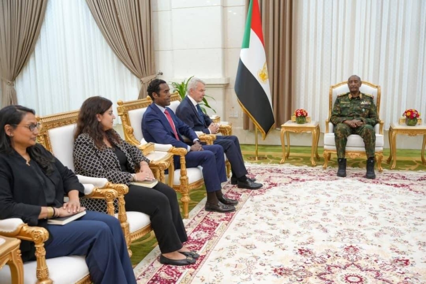 HRjGV5_asAAd_Qv